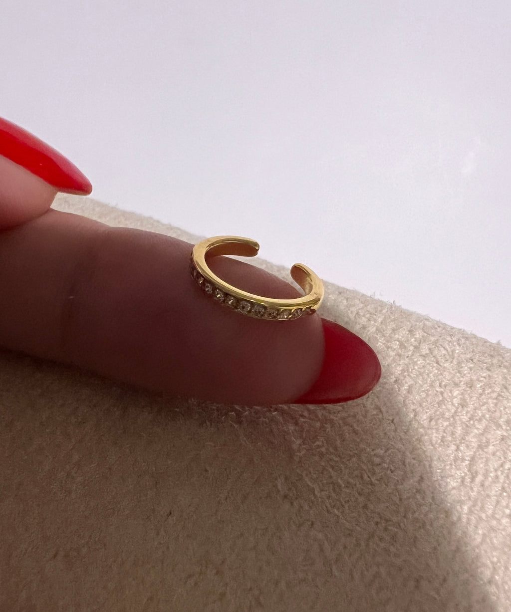 Ear cuff